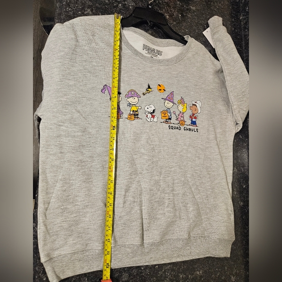 Peanuts squad ghouls Halloween sweatshirt - Picture 4 of 5